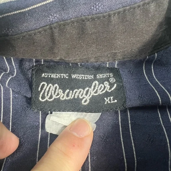 Wrangler Men's Blue Striped Shirt - Picture 3 of 5